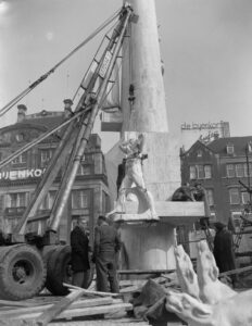 oorlog monument amsterdam