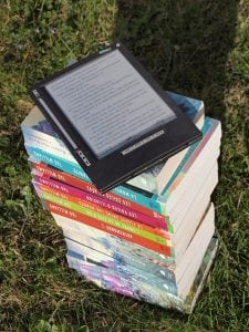 boek en e-reader pixabay