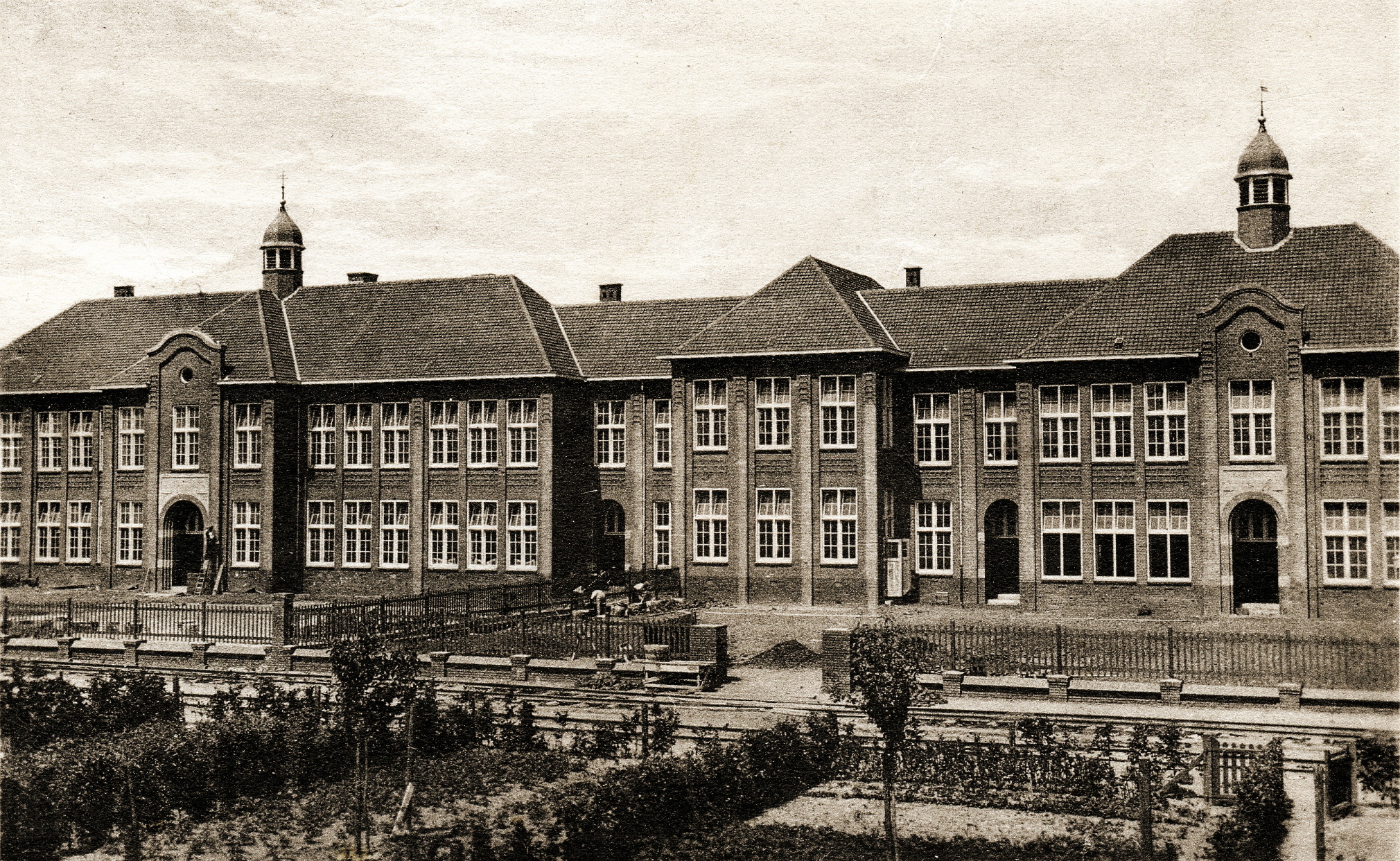 Treebeek school