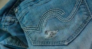 broek jeans gat spijkerbroek kapot