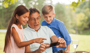 smartphone opa kinderen